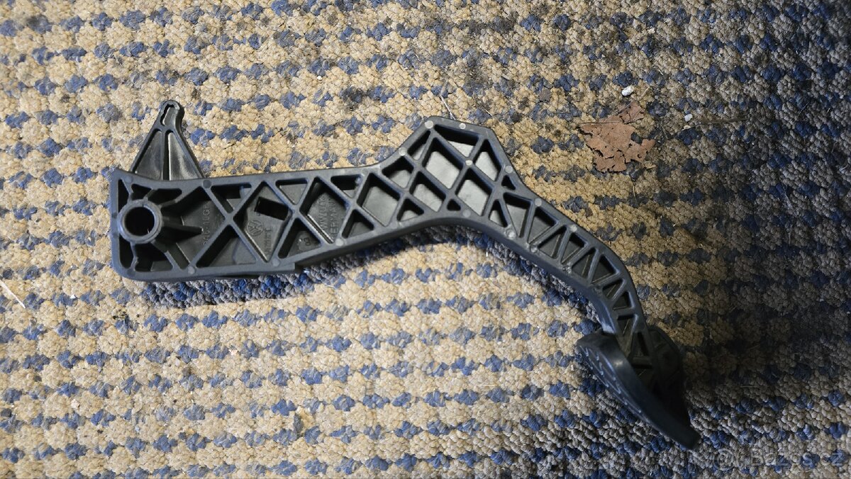 Spojkový pedál pro koncernové vozidla - 2