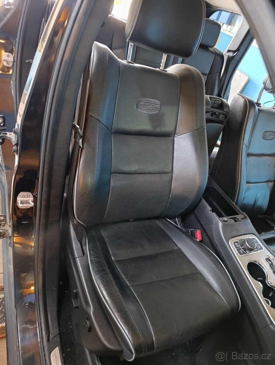 Jeep Grand Cherokee WK2 2011-2013 interiér - 2