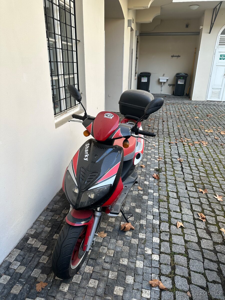 SKÚTR 50CCM - 2
