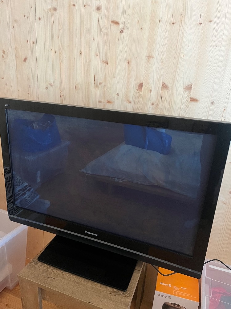 Panasonic Viera TH-42PX80EA - plasmová televize - 2