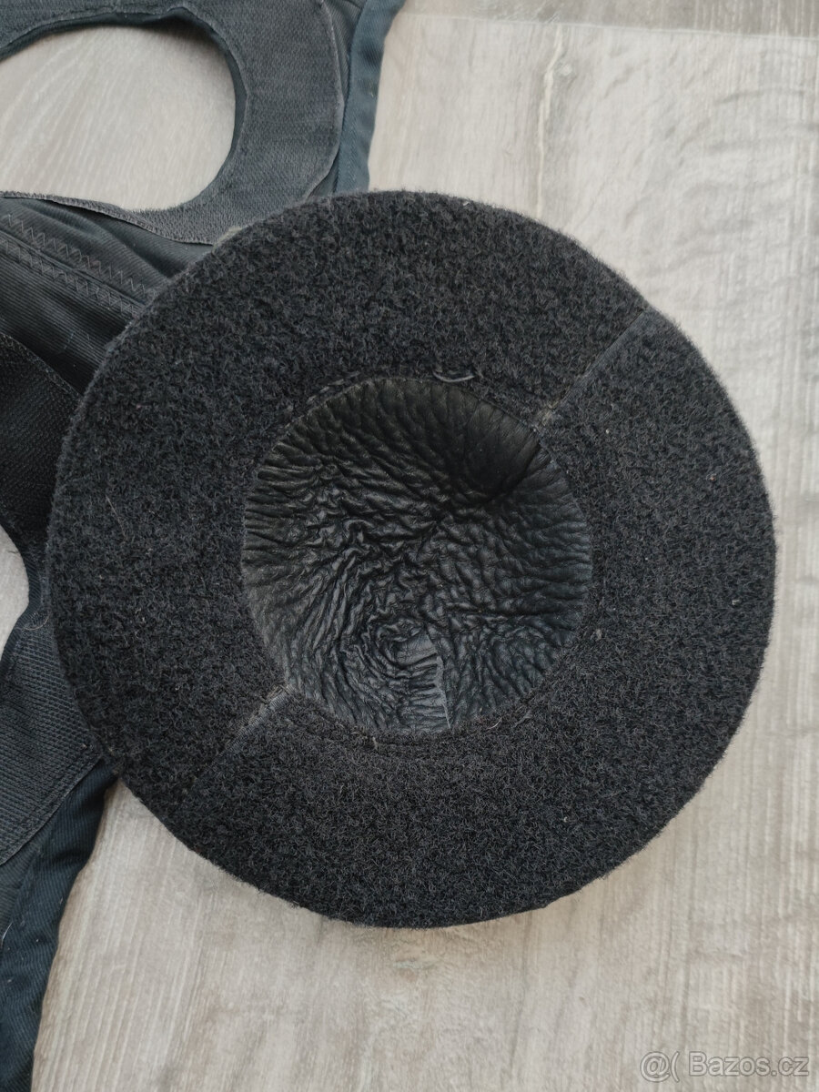 terapeutická maska s krycí klapkou - 2