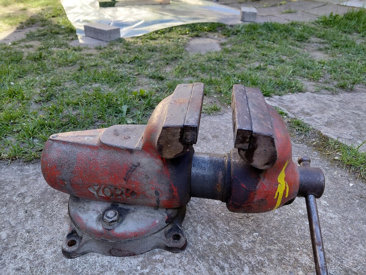 Svěrák York 125 - 2