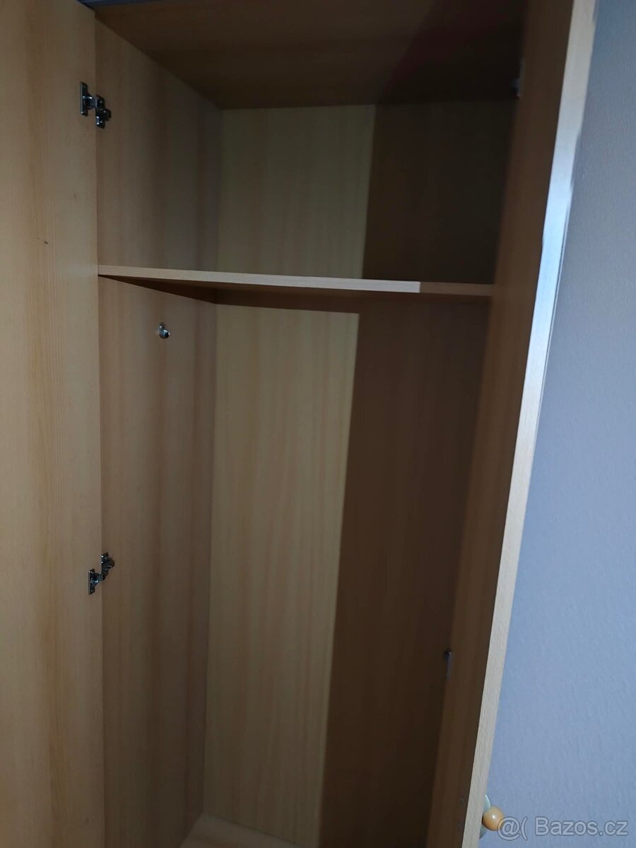 Šatní skříň - 2