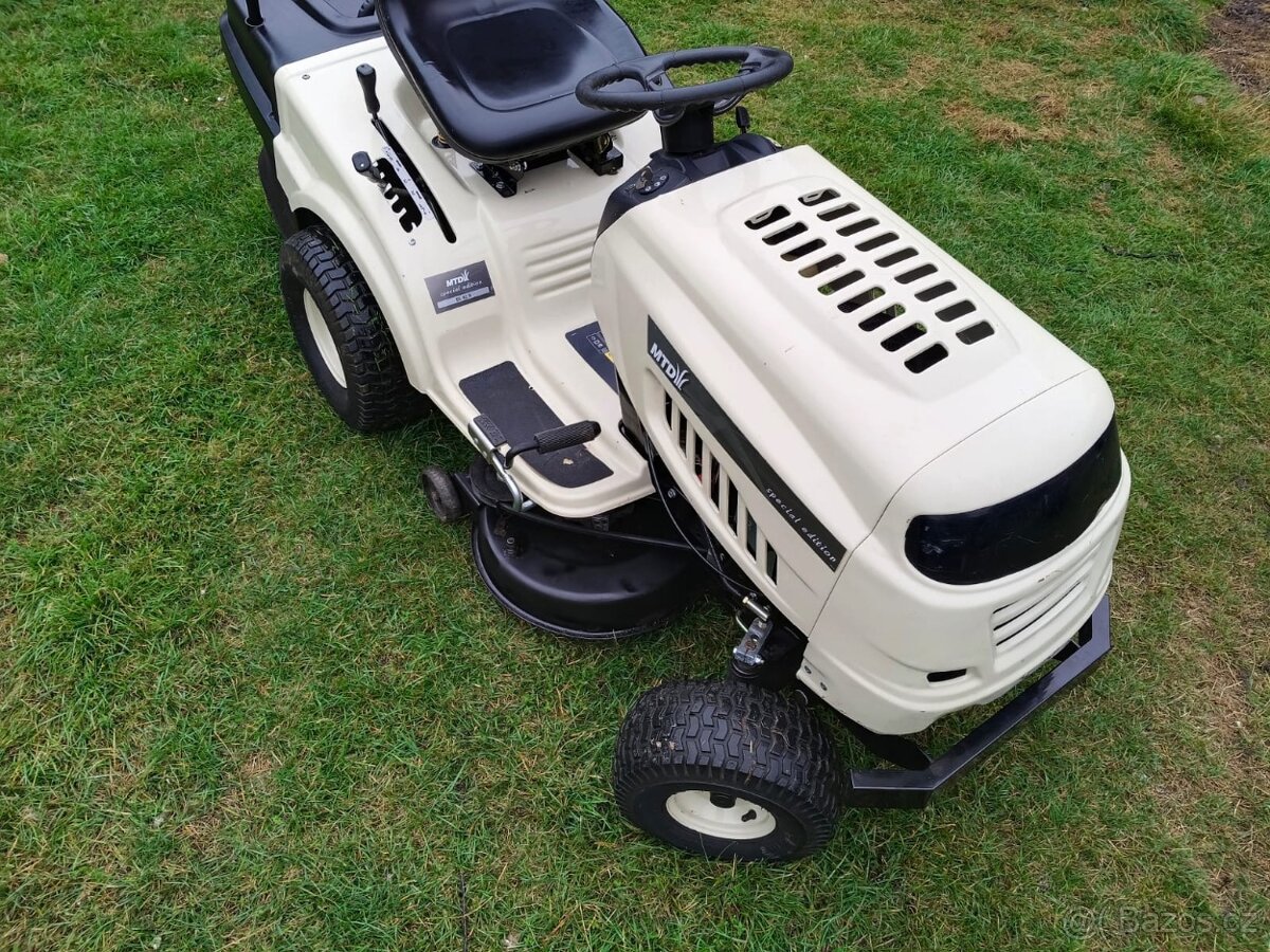 Zahradní traktor MTD 2 válec - 2