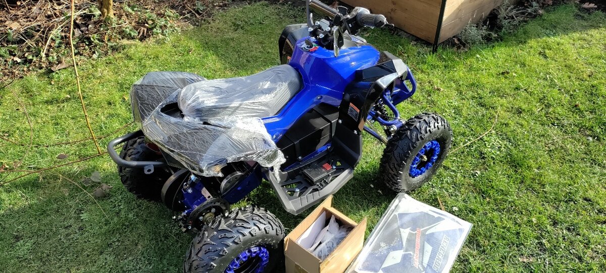 Nová zelená dětská elektr. čtyřkolka M-Gade 1200w