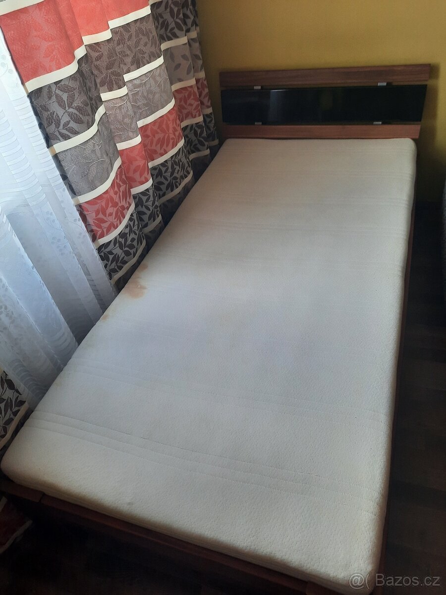 🛏️ Postel s matrací a úložným prostorem – 500 Kč Praha - 2