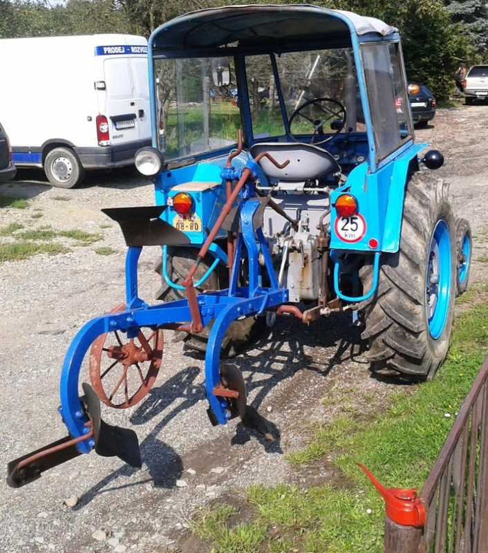 Traktorový pluh Agrostroj PN 252 - 2