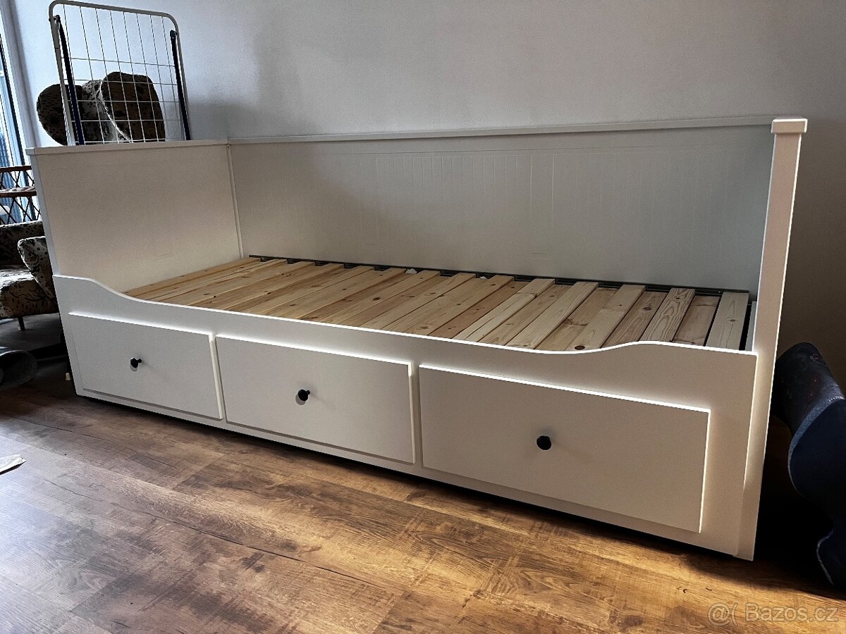 2x Postel IKEA Hemnes 80x200 + 3 zásuvky, 1x matrace - 2