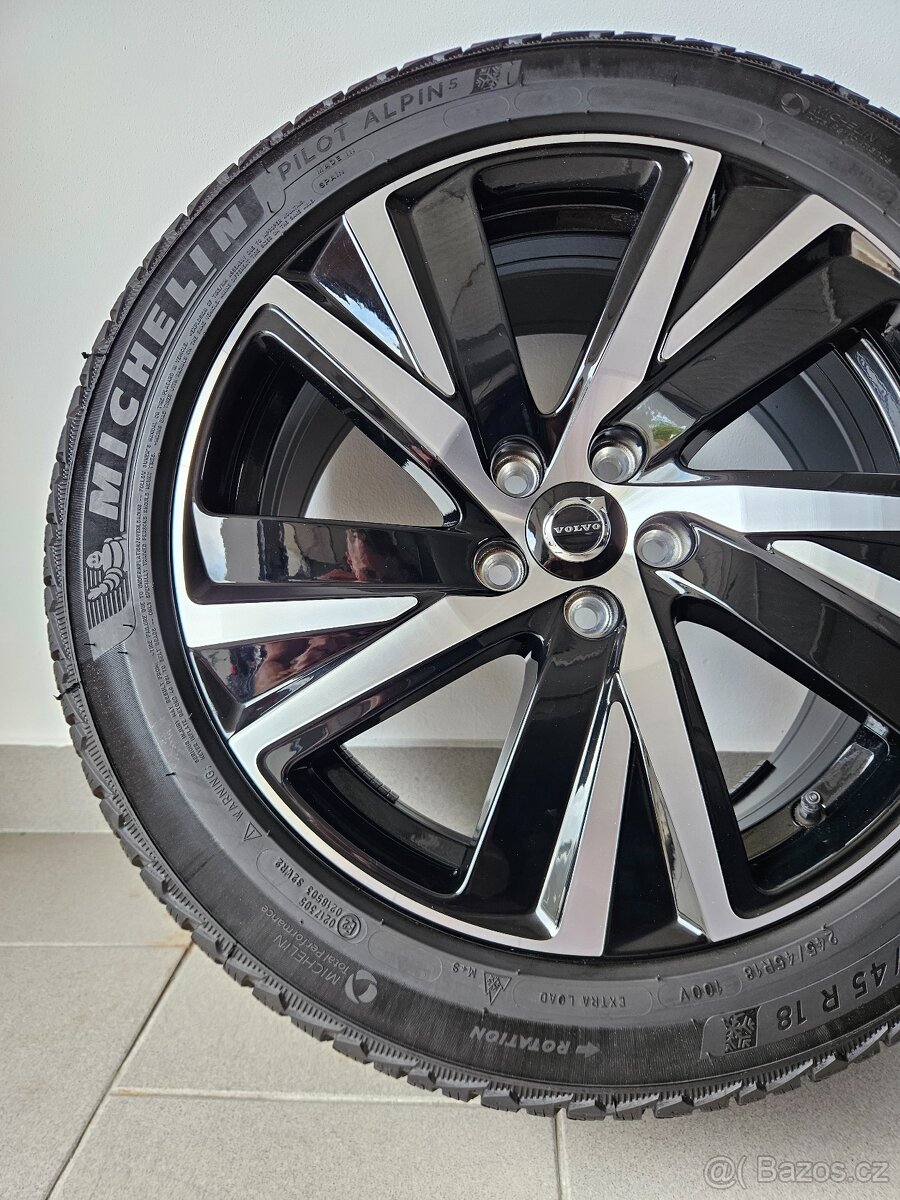 Orig. Volvo V90/S90 Zimní 245/45/18 - Zánovní - 2