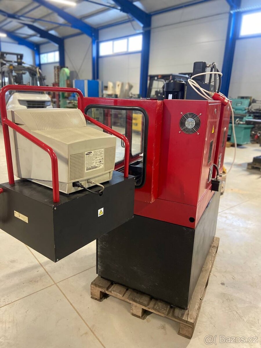 CNC Frézka FC 16 CNC s řídicím systémem MIKROPROG - 2