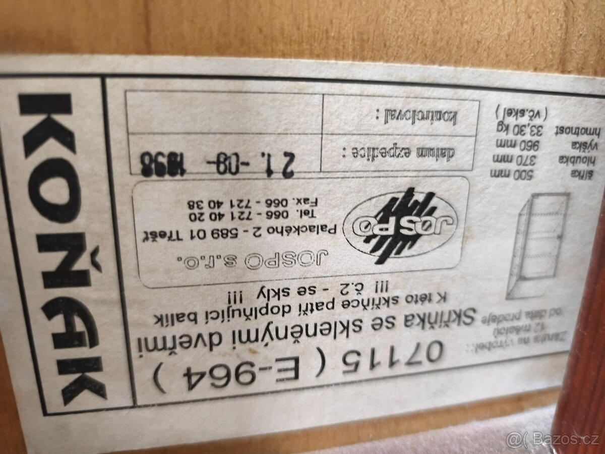 Prosklená skříň poctivě dřevo - vitrina - 2