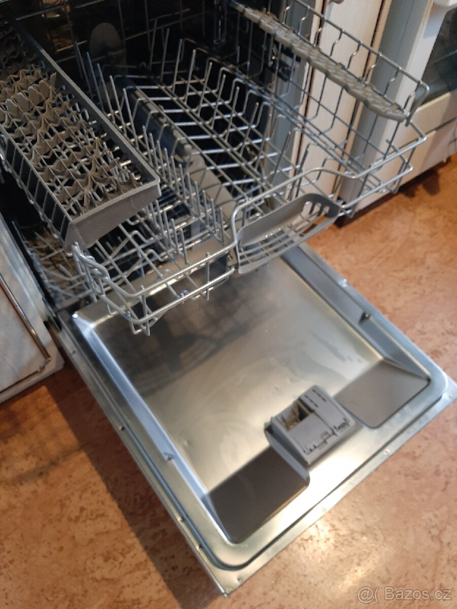 Myčka BOSCH - 2