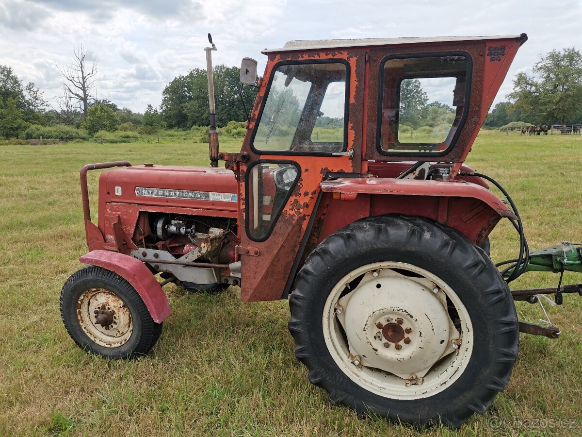 Traktor IHC 444 - 2