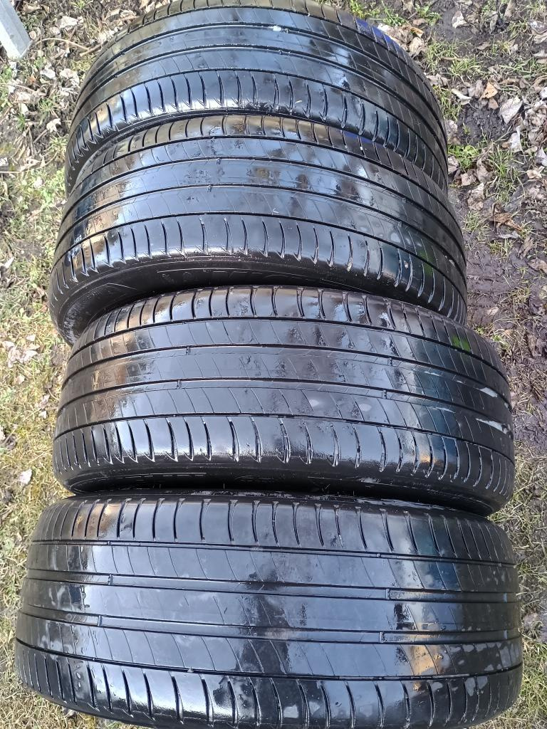 Plechová kola 16ˇ, 215/55/16 Michelin - 2