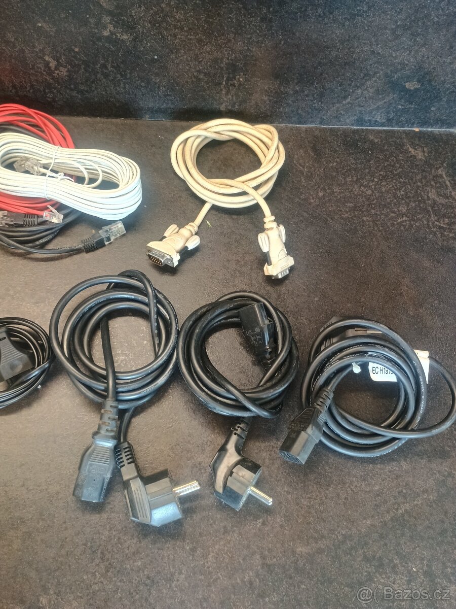 Různé PC a video kabely - 2