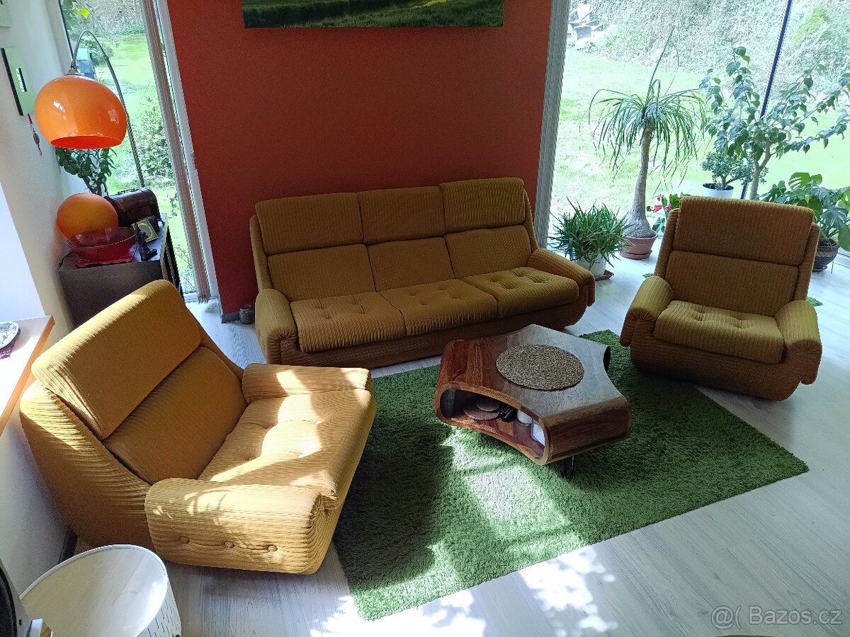 Retro sedací souprava JITONA. ČSSR 70.léta. - 2