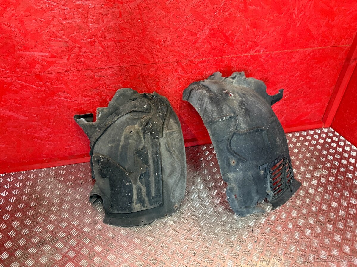 PRAVÝ PŘEDNÍ PODBĚH AUDI A8 4H D4 - 2