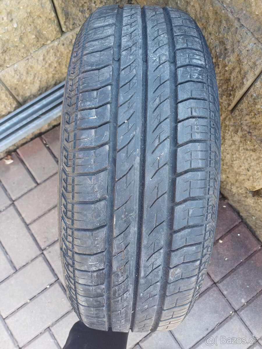 prodam pneu s plechovým diskem - 2