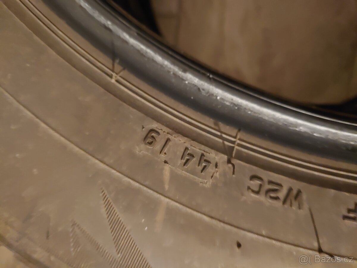 2x zimní pneu Bridgestone 215/65/17 - 2