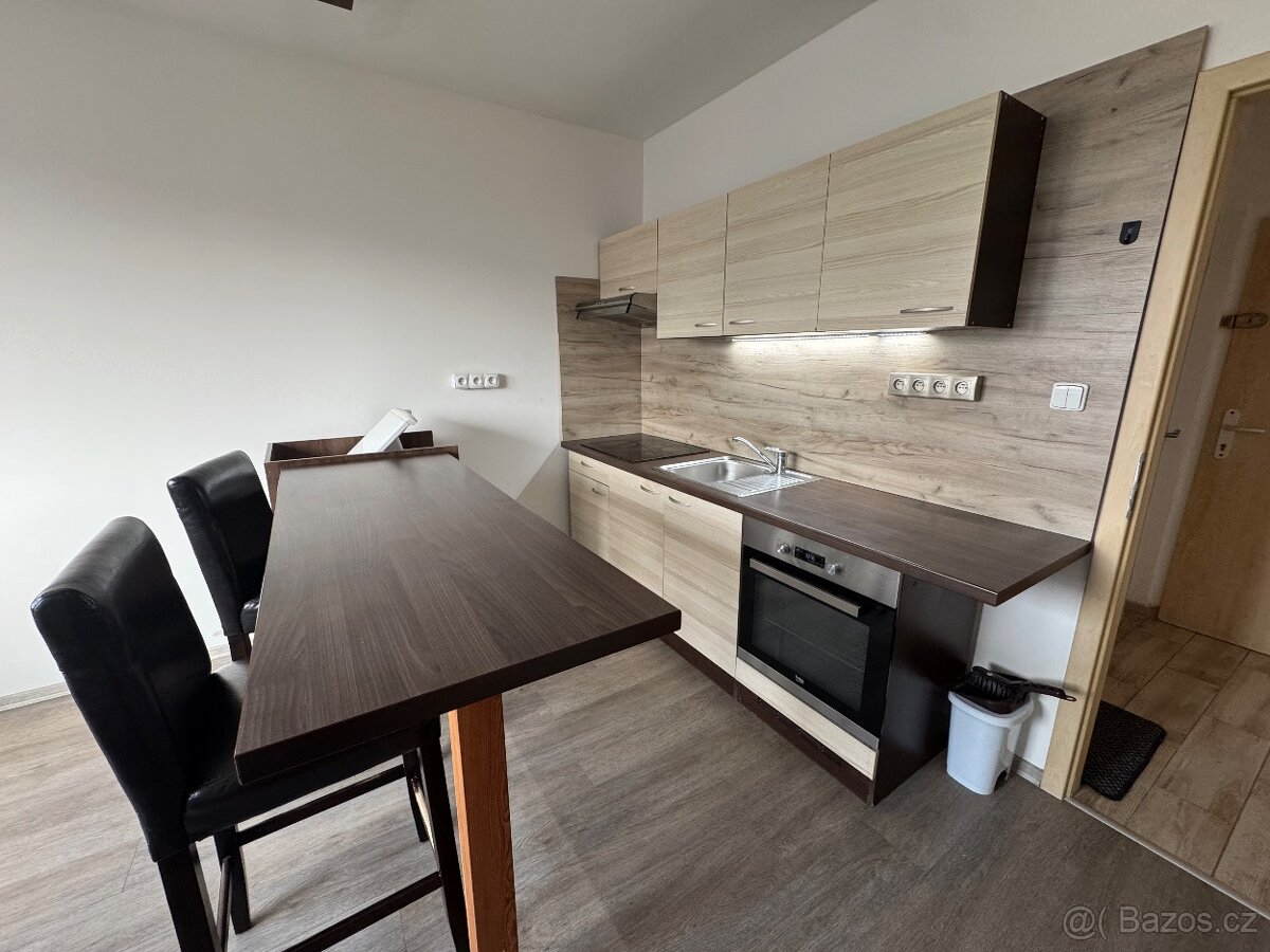 Kuchyňská linka se spotřebiči - 2