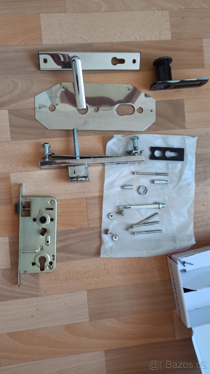 kování na dveře bezpečnostní - 2