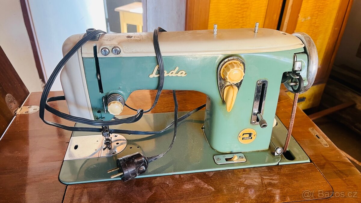 Šicí stroj Lada - 2