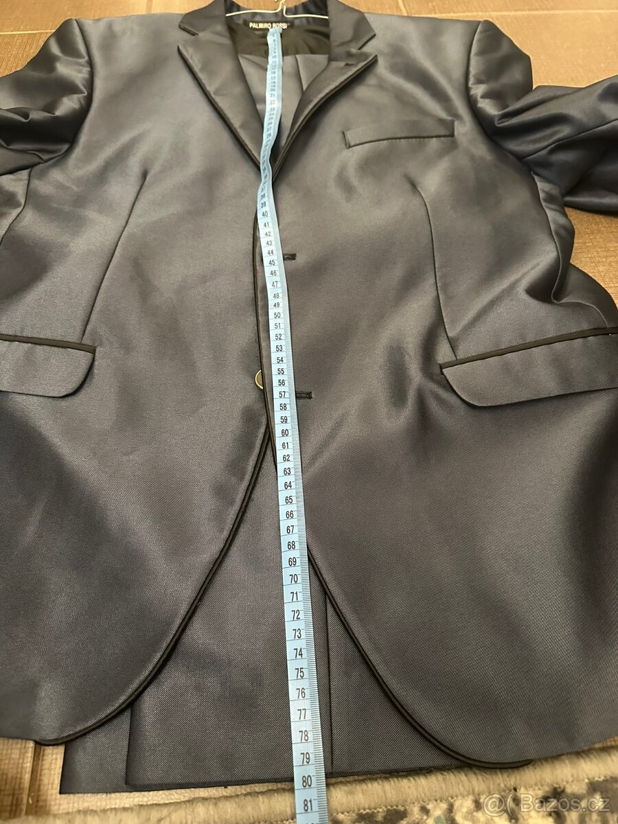 Elegantní tmavý pánský oblek - 2