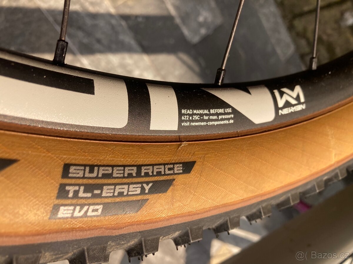 Celoopdpružené karbonové kolo - M rám - 2