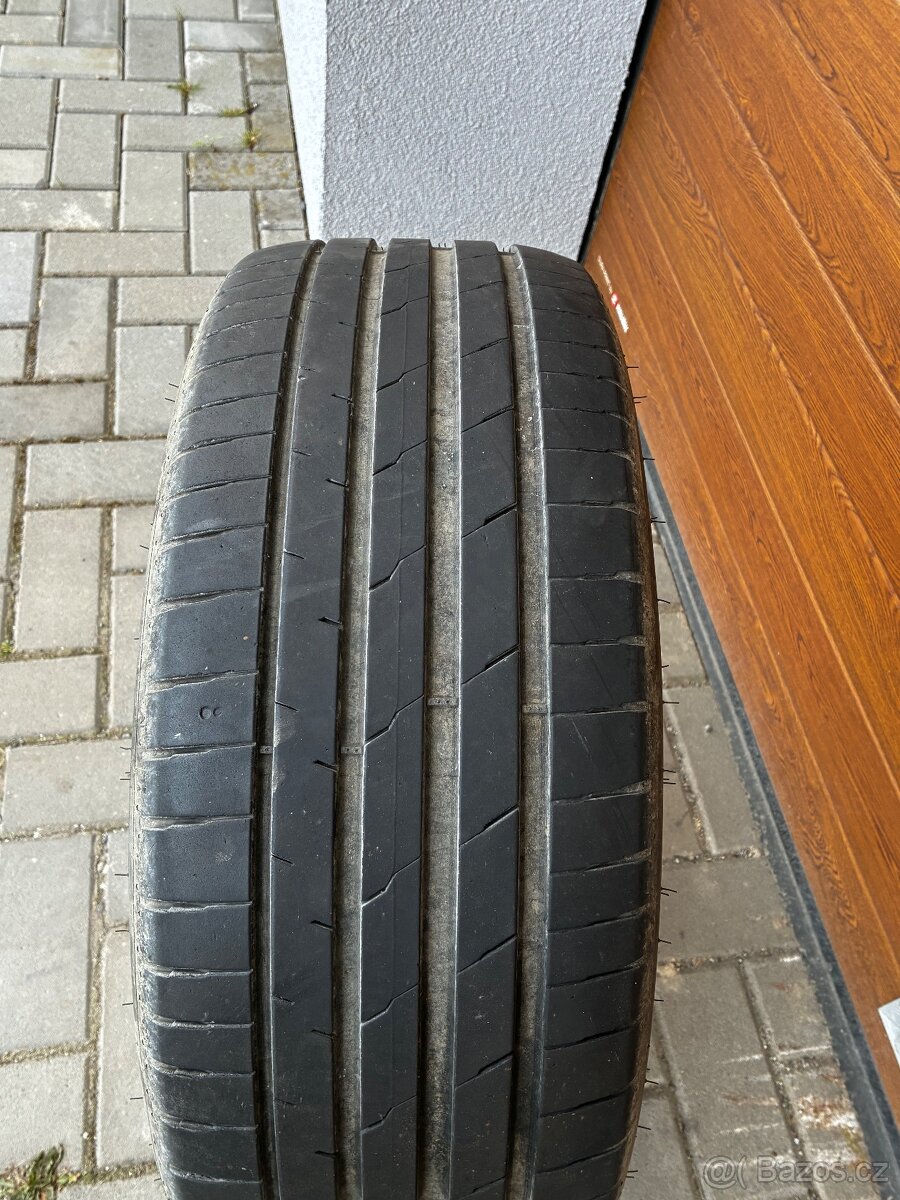 Pneu Hankook 235/45ZR/18 EVO - 2