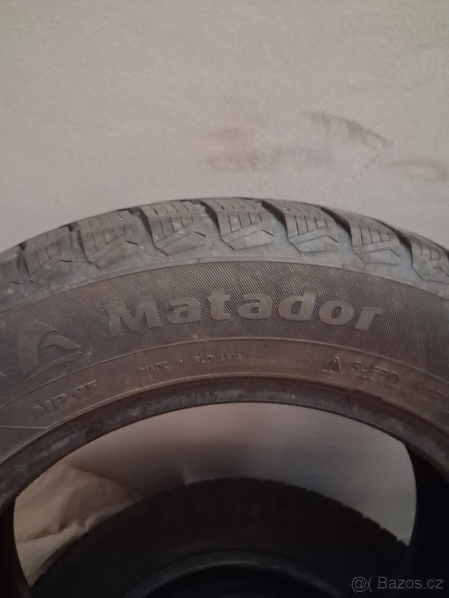 Pneu 185/65 R15 - 2