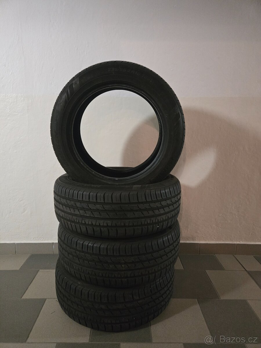 Letní pneu 235/55 R19 - 2