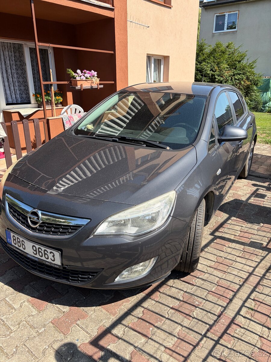 Opel astra 1.4turbo benzin - 2
