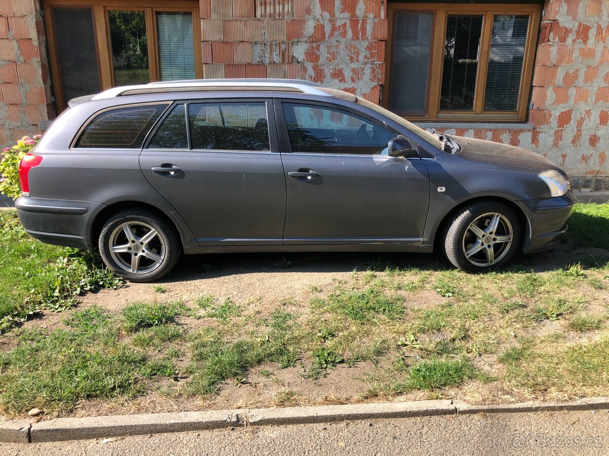 Toyota Avensis D4D - 2