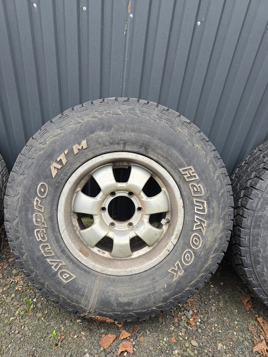 ALU kola 6x139,7 R16 pneu 285/75/R16