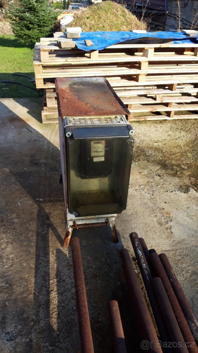 Plechová skříňka - 2