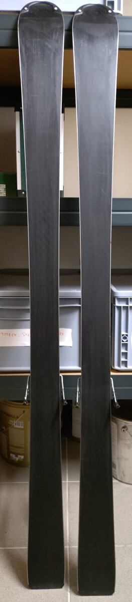 Juniorské sjezdové lyže Volkl. Rice Tiger 140cm. - 2