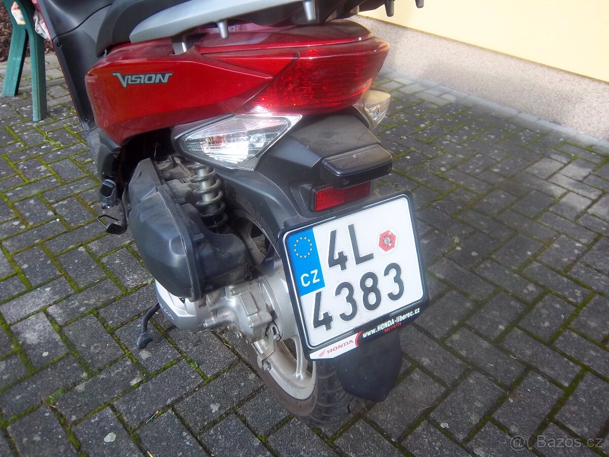 Skutr Honda 110 Vision - 2