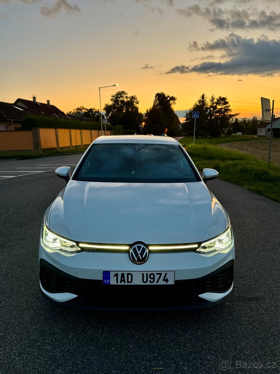 Volkswagen Golf 8 GTI Clubsport 300hp - 2