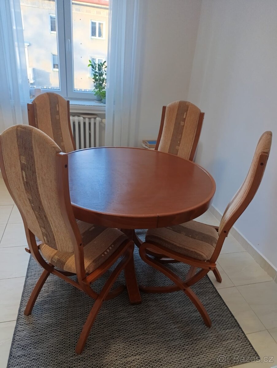 Jídelní stůl z ohýbaného masívu- Jelinek s.r.o - 2