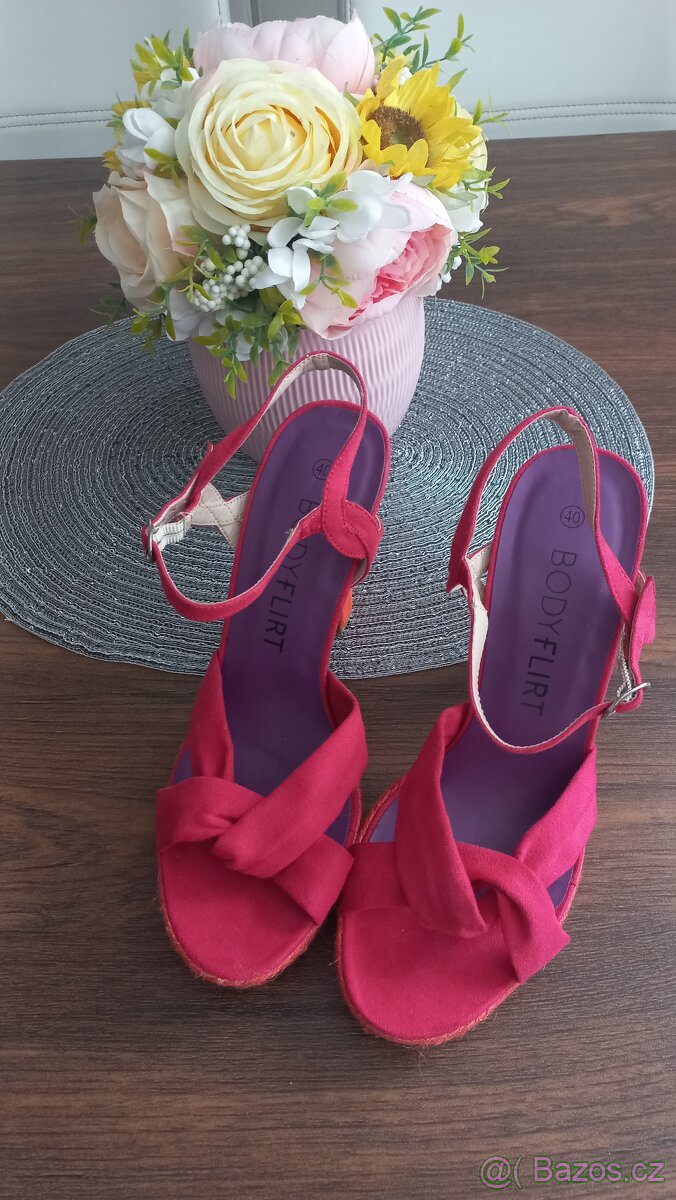 Dámské letní vel.40 - 2