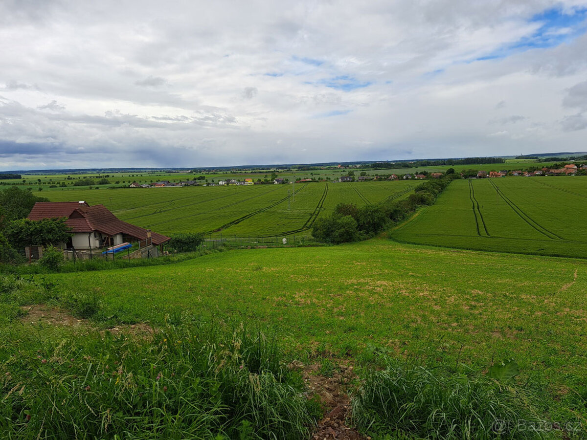 Stavební pozemek 1768m2 - Charvatce - 2