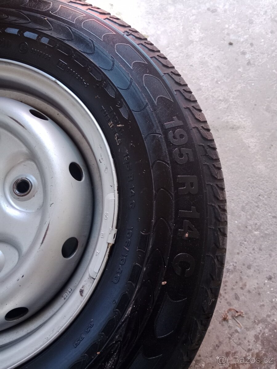 Kola Ford transit - 2