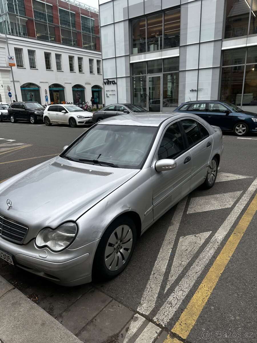 Mercedes Benz w203 c200 - 2