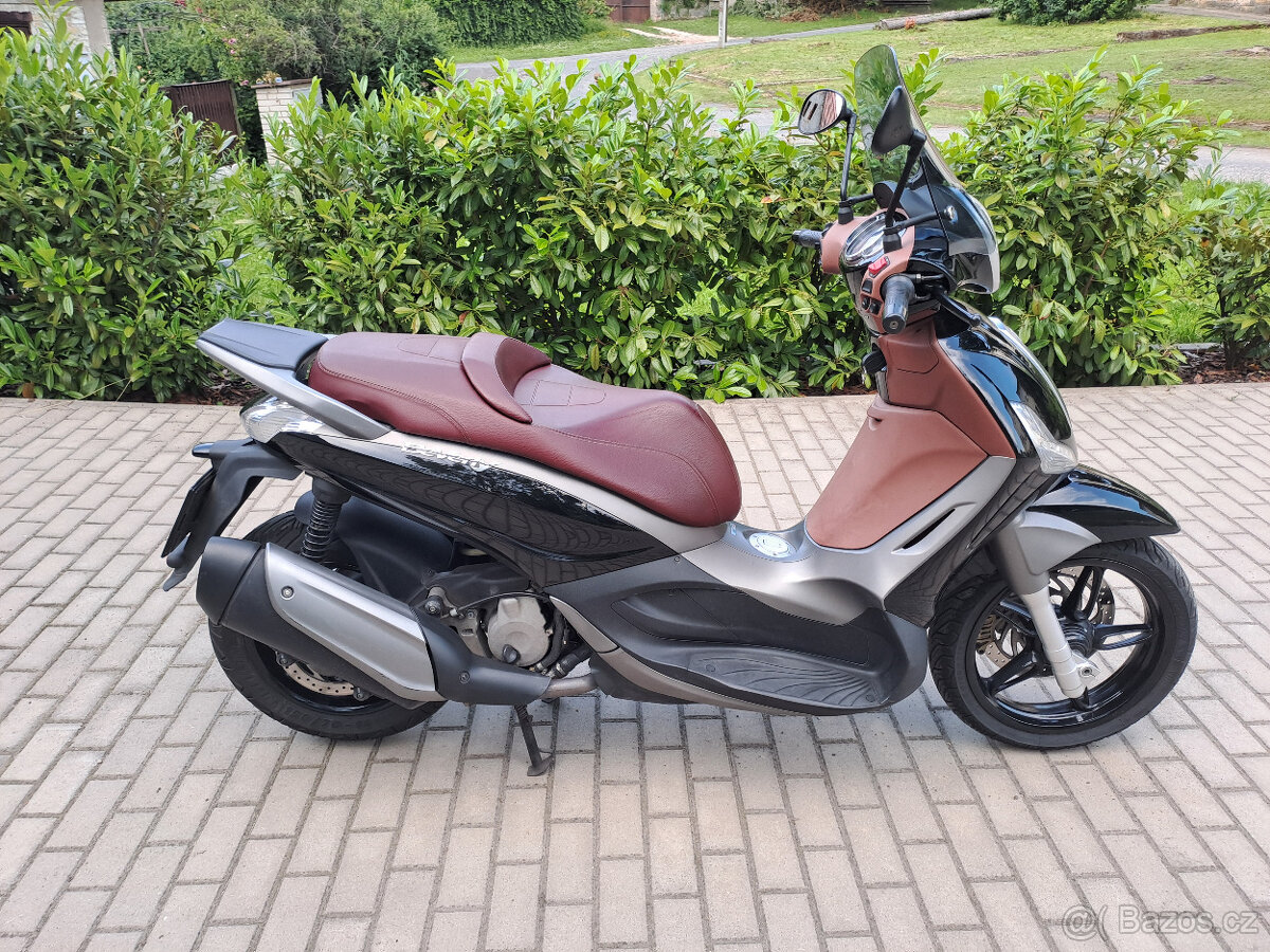 Piaggio Beverly 350 ST - 2