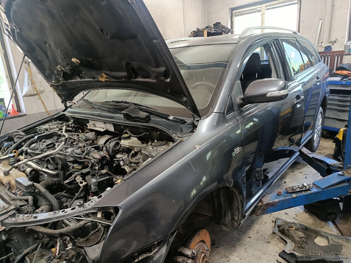 Toyota Avensis 2.2 D-Cat - 2