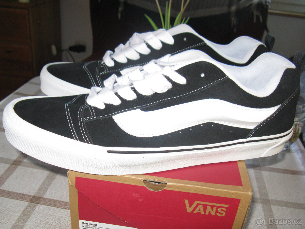 VANS boty EUR 49 NOVE - 2
