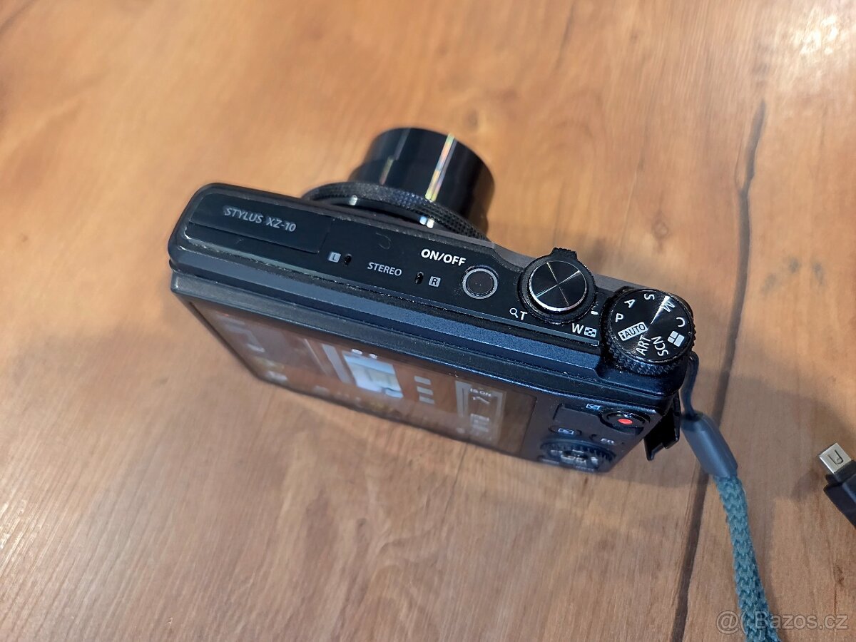 Olympus Stylus XZ-10 - 2