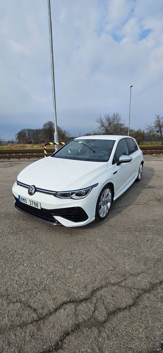 VW GOLF 8 R performance 2.0 tsi akrapovic vyfuk - 2