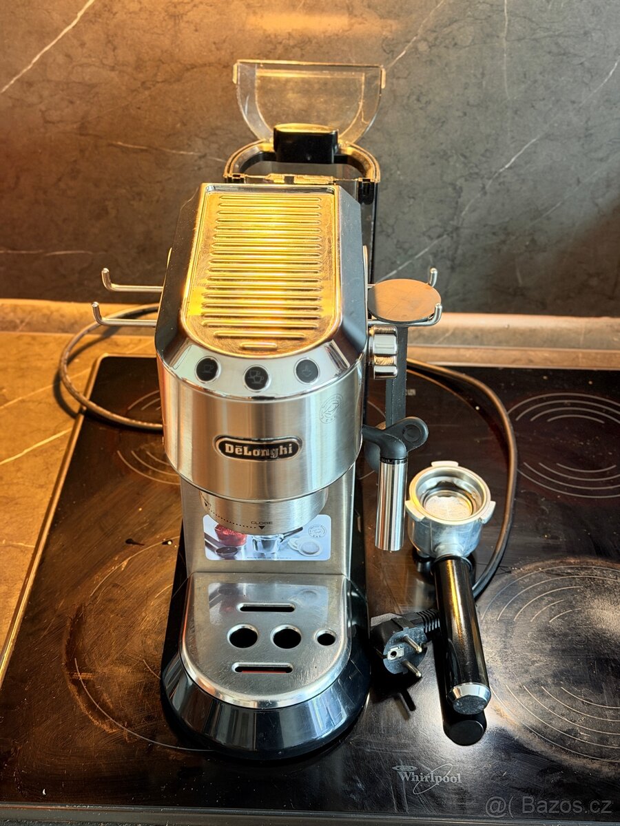 Pákový kávovar DeLonghi Dedica - 2