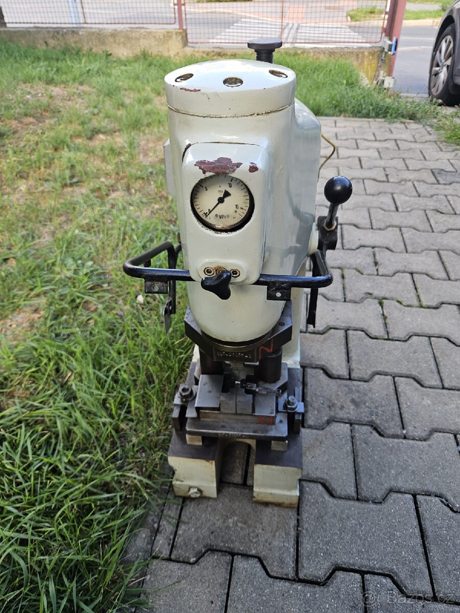 Hydraulický lis - 2